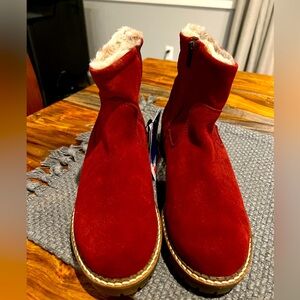 Womens Bos & Co Calib Sangria Zip up Winter Waterproof Boots Size 38 or 7 1/2